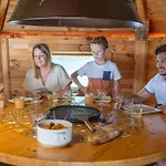 Avec Terrasse - 4 Personnes, Cuisine Equipee - Api-1-52-1335 *